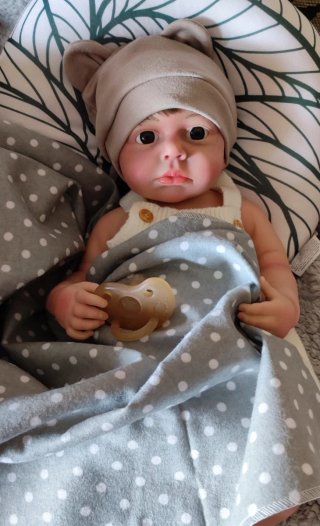 Reborn Niño silicona tipo plátino pelo injertado