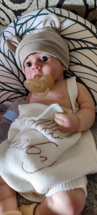 Reborn Niño silicona tipo plátino pelo injertado