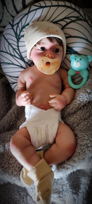 Reborn Niño silicona tipo plátino pelo injertado