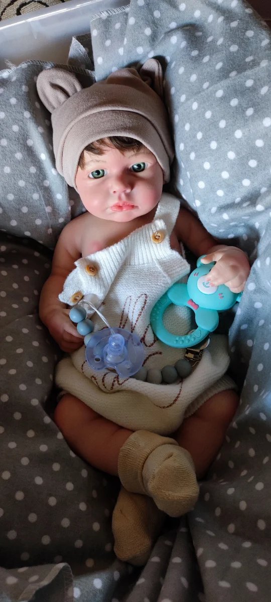 Reborn Niño silicona tipo plátino pelo injertado