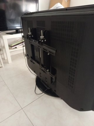 Soporte y televisor Sharp Negro
