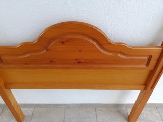 Cabecero de madera de pino
