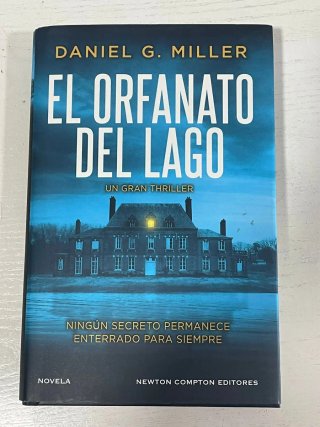 Diferentes libros grandes