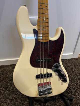 Jazz Bass tipo fender ensamblado + funda thoman