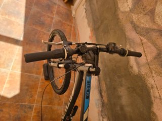 Bicicleta Btwin con rodillo