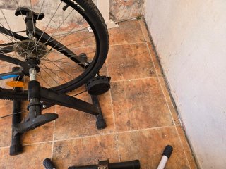 Bicicleta Btwin con rodillo
