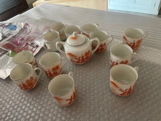 Juego de té tetera y tazas