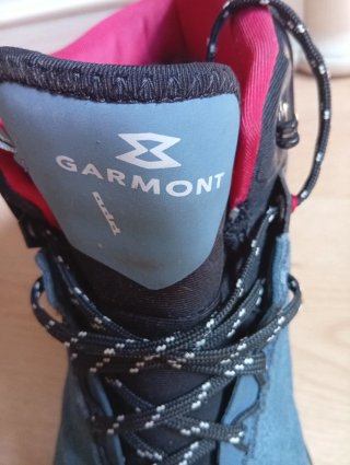 Botas de montaña Garmont grises y rojas 44
