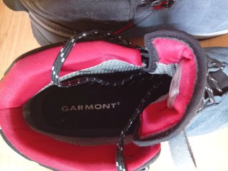 Botas de montaña Garmont grises y rojas 44