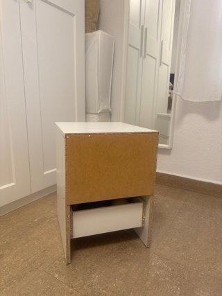 Mesita de noche Ikea blanca, esta nueva poco uso