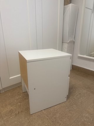 Mesita de noche Ikea blanca, esta nueva poco uso