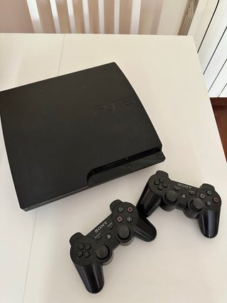 Consola PS3 Sony Negra + 2 Mandos + juegos