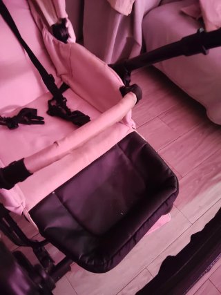 Carro de bebé rosa