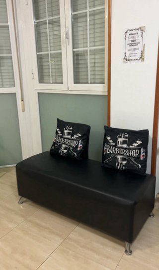 SE VENDE MONTAJE DE BARBERÍA COMPLETO
