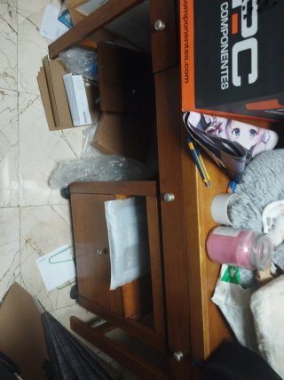 Mesa de estudio de madera