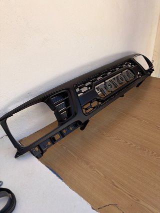 Calandra Toyota 4Runner