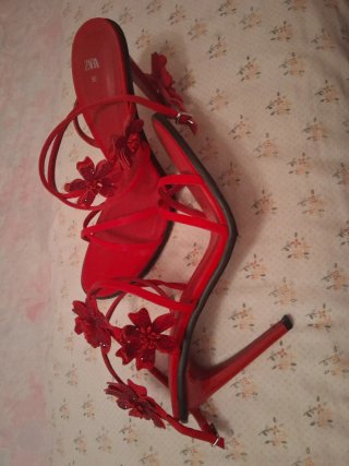 Sandalias ZARA Rojas Talla 38 Flores