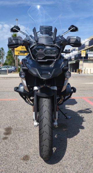 BMW R1250GS Adventure Moto Negra y Plata