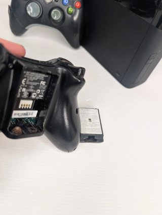 Xbox 360 E 250GB + 2 Controller + Alimentatore