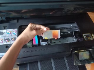 Impresora HP Negra con Tintas casi sin gasrar