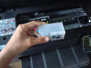 Impresora HP Negra con Tintas casi sin gasrar