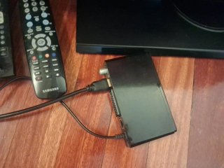 2 TVs LG y Samsung Negras