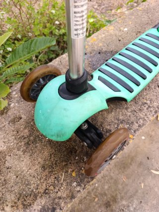 Patinete Glider 3 ruedas verde
