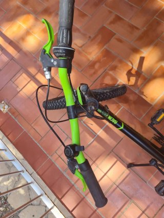 Bicicleta infantil B'TWIN 20 pulgadas, funcionando