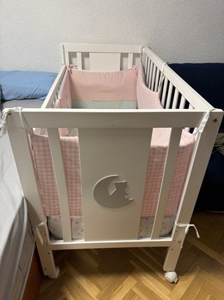 Cuna bebé con colchón y protección
