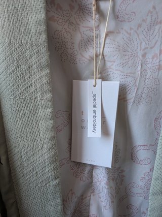 Precioso kimono bordado Zara