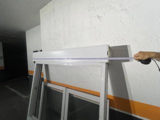 Ventana aluminio blanco climalit con persiana.