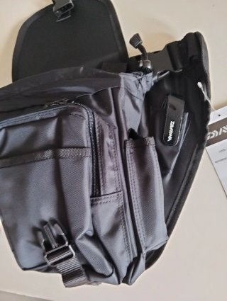 Riñonera Pesca Daiwa DF1204 Negra NUEVA