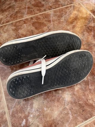 Zapatillas rosas y blancas para niñas