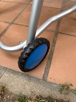 Andador con asiento y ruedas plegable