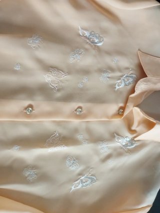 Camisa de mujer con mariposas