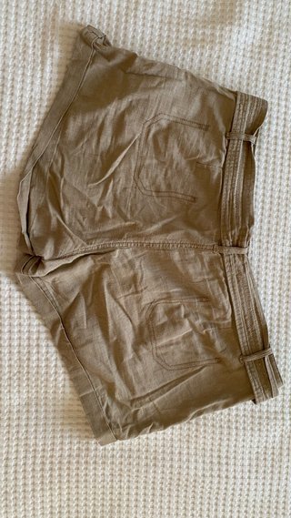 Pantalones corto Beige con Cinturón