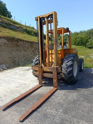 Carretilla elevadora Internacional 2530G