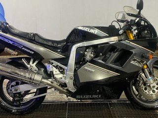 Suzuki GSXR 1100 Sportbike Negra/Plata