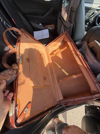 Maleta antigua de médico de cuero