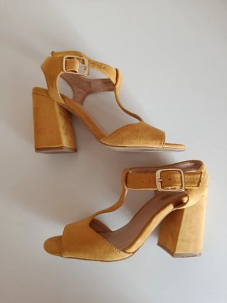 Zapatos de tacón BUONARROTI amarillos