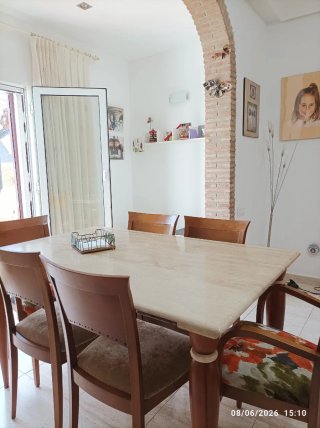 Mesa de mármol y madera. Oferta hasta 01/08