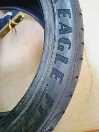 245 40 R19 98Y Goodyear - 1 neumático +95%