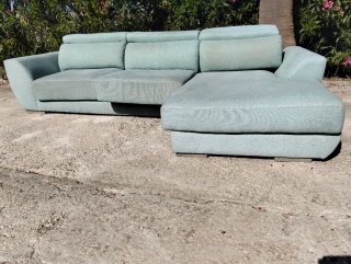 Sofá chaise longue azul
