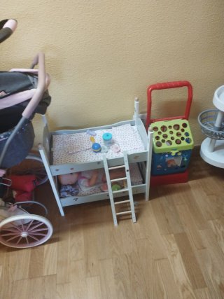 Cochecito de muñecas y cuna gemelar
