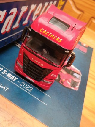 Camión Iveco S-Way 1:43 Salvat