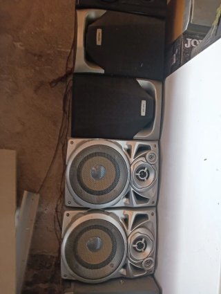 2 Cadenas de Música y 6 Altavoces Pioneer