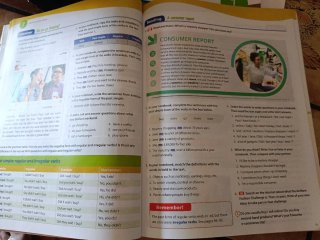 English Student's Book comunicación y ciencias soc