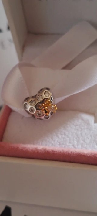 Pandora charm los Bridgestone