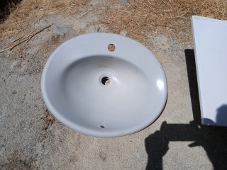Lavabos de porcelana blancos