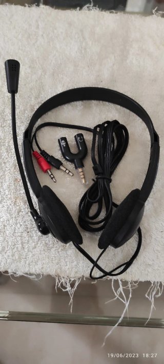 Auriculares multimedia con micrófono  gold touch